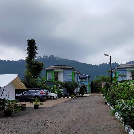 Maulana Hills Syariah Hotel Lembang Bagian luar foto