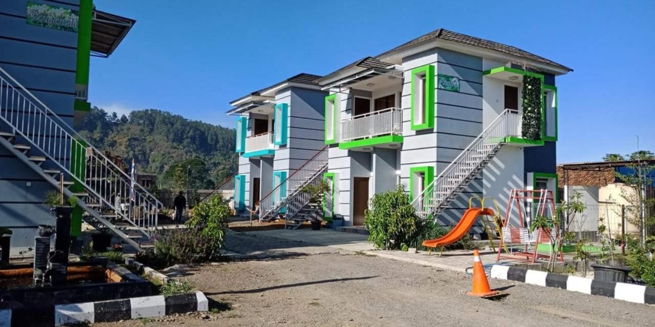 Maulana Hills Syariah Hotel Lembang Bagian luar foto