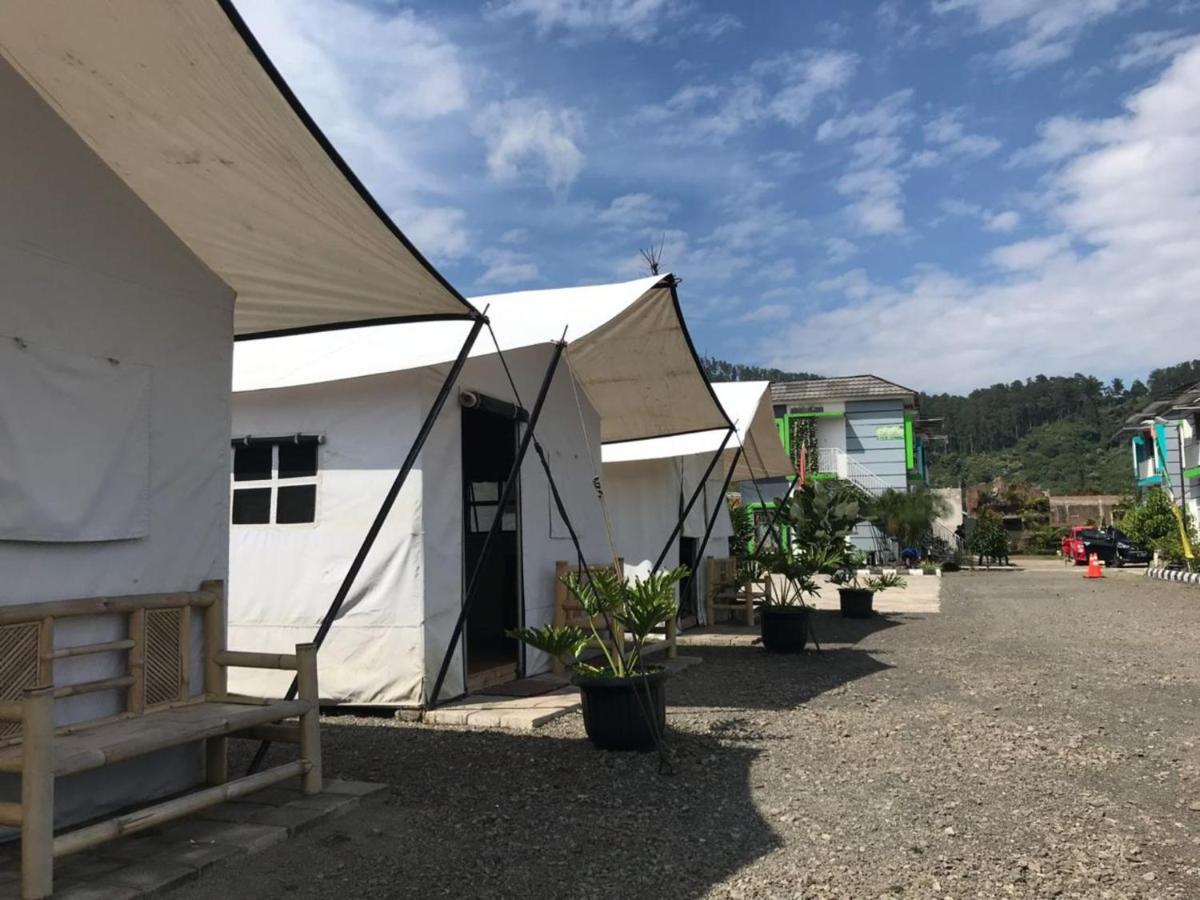 Maulana Hills Syariah Hotel Lembang Bagian luar foto