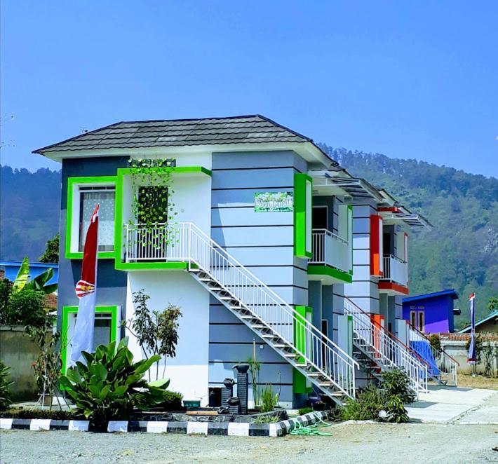 Maulana Hills Syariah Hotel Lembang Bagian luar foto