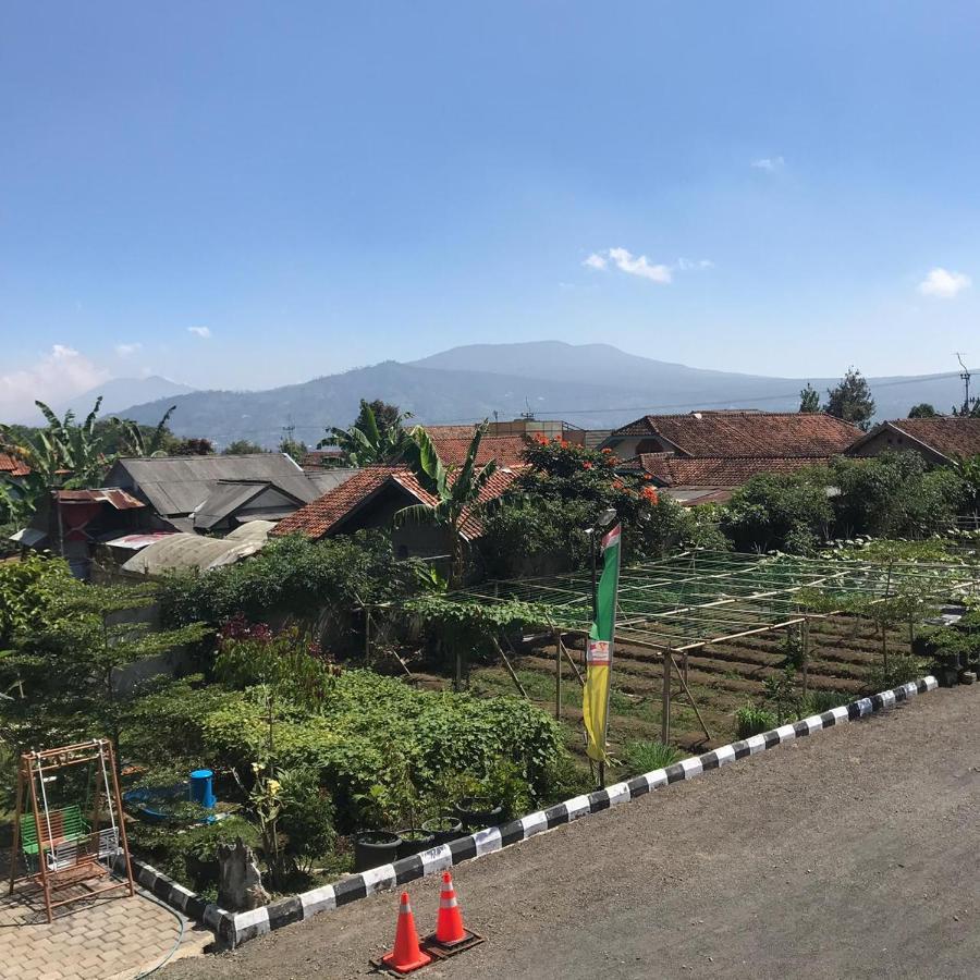 Maulana Hills Syariah Hotel Lembang Bagian luar foto