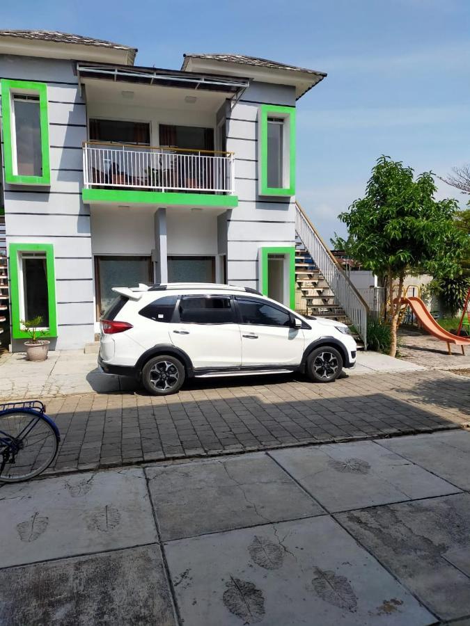 Maulana Hills Syariah Hotel Lembang Bagian luar foto